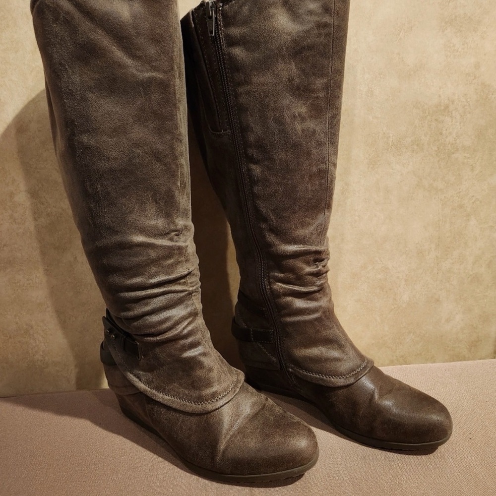 Bare Traps fleece lined tall boots size 7.5 wide calf